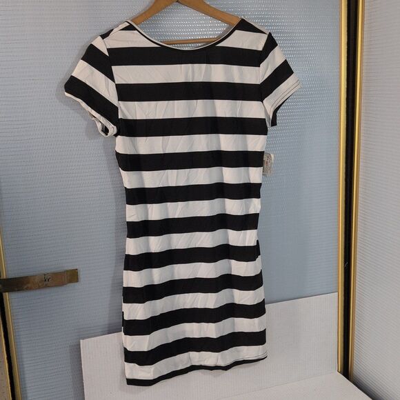 Zanzea Collections Black & White Striped Dress Low Back Bow Tye Medium NWT - Picture 1 of 7